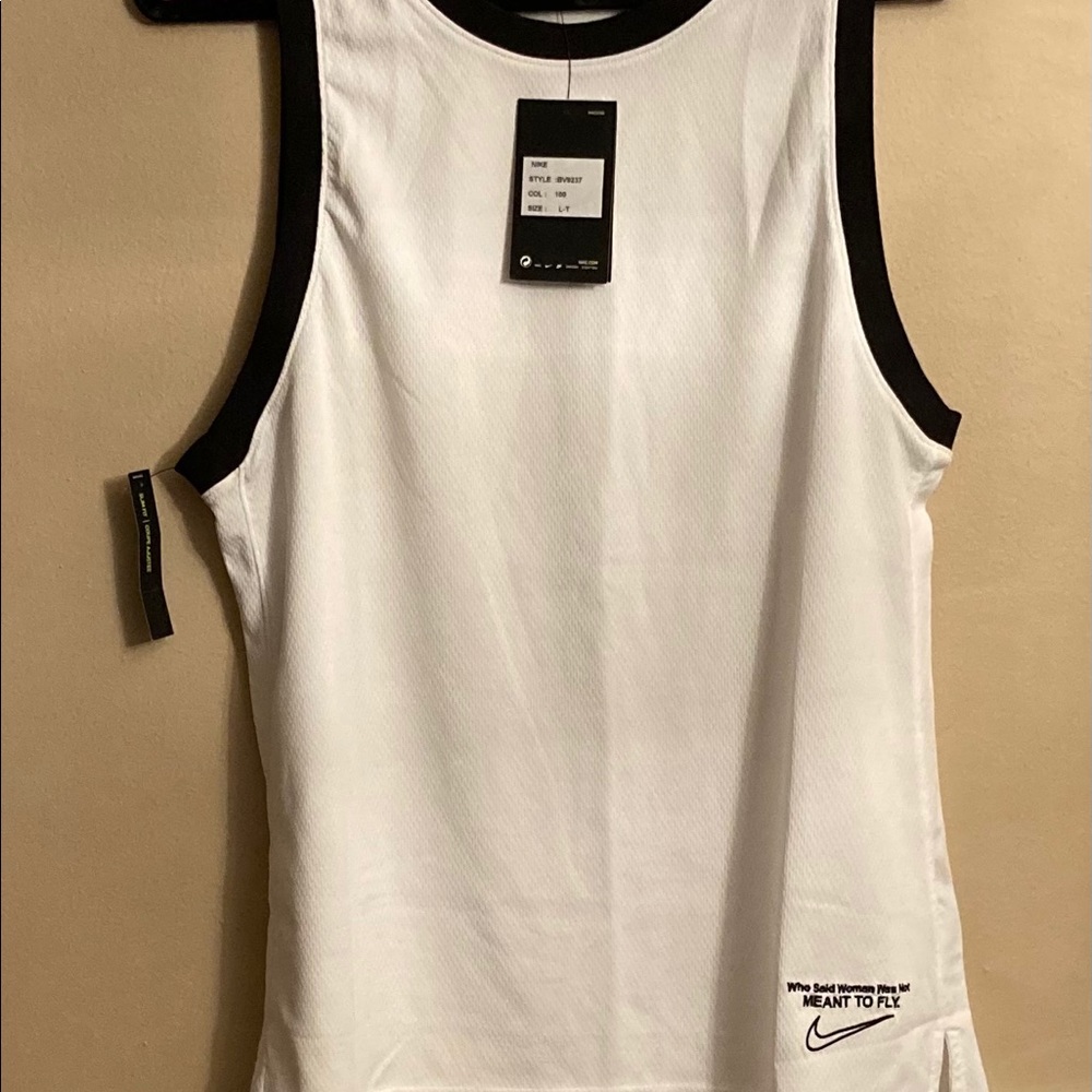 NWT Nike women’s basketball jersey